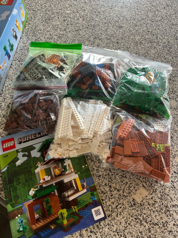 Lego Minecraft, Lego Minecraft -