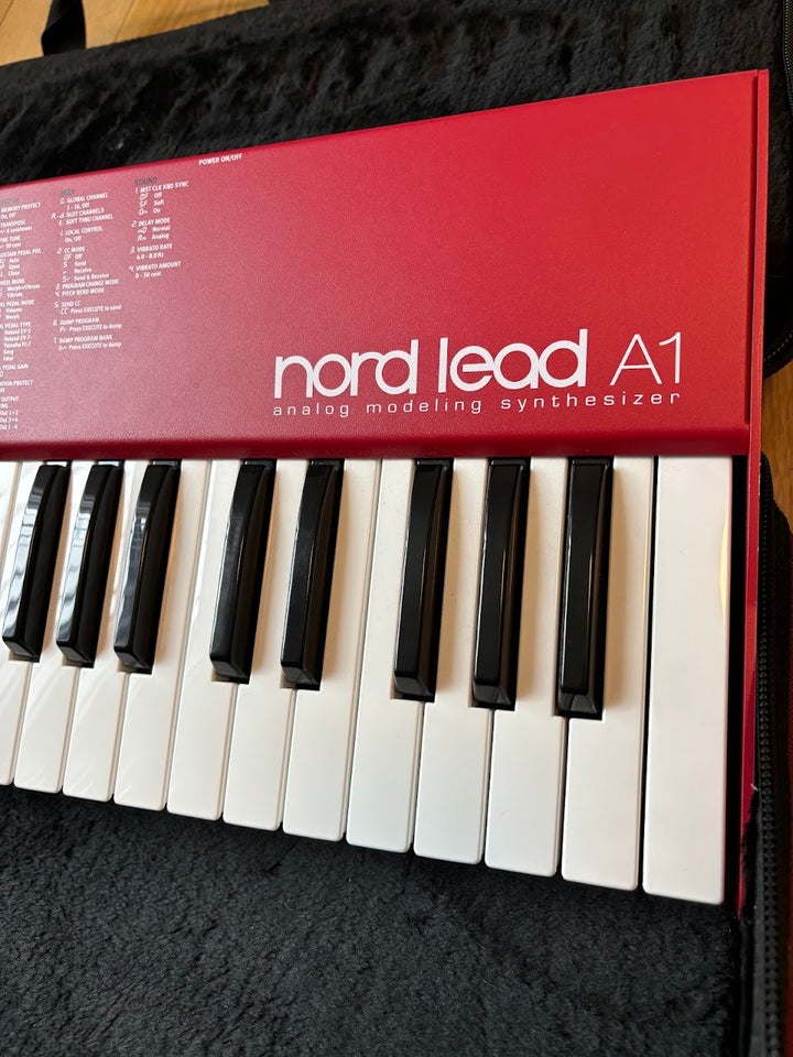 Synthesizer, Clavia Nord Lead A1