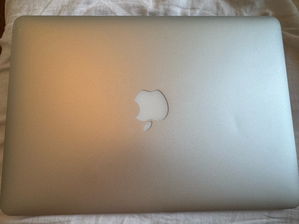 MacBook Air (13-inch 2017)