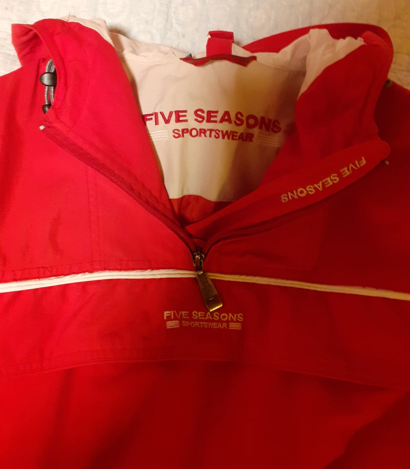 Anorak, str. 38, Five Seasons