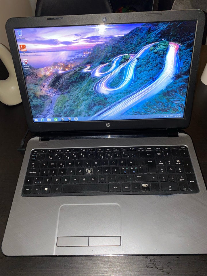 HP HP 15 notebook PC, 8 GB ram, 1000 GB