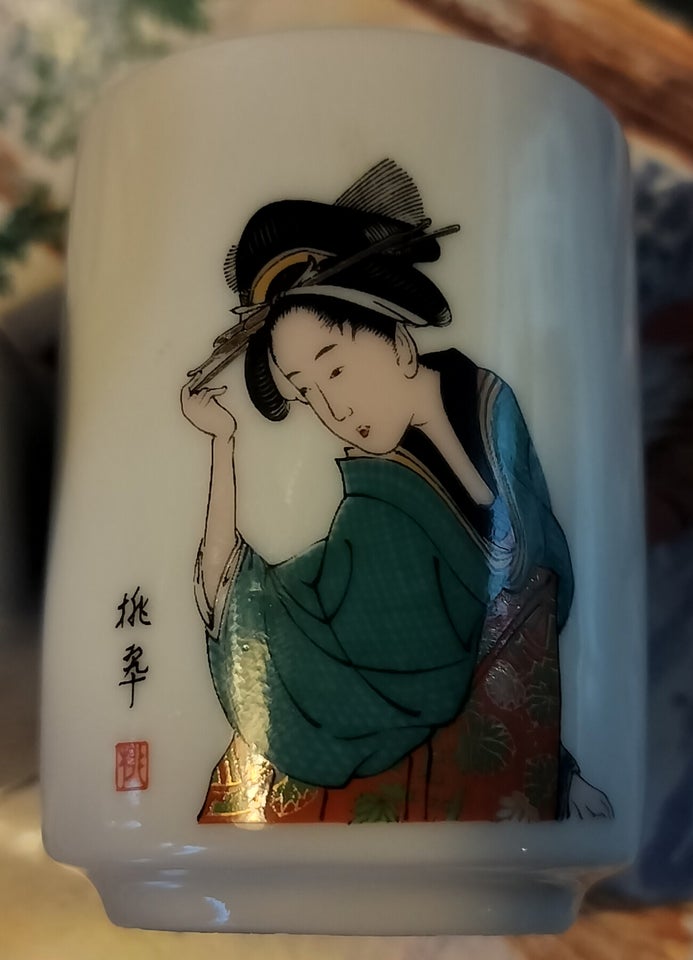 Porcelæn, Sake kop, Porcelæn