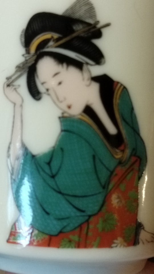 Porcelæn, Sake kop, Porcelæn