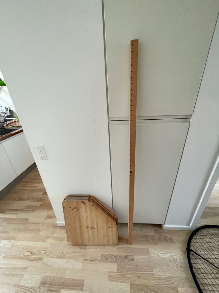 Hjørnereol, Ikea, b: 56 d: 56 h: 30