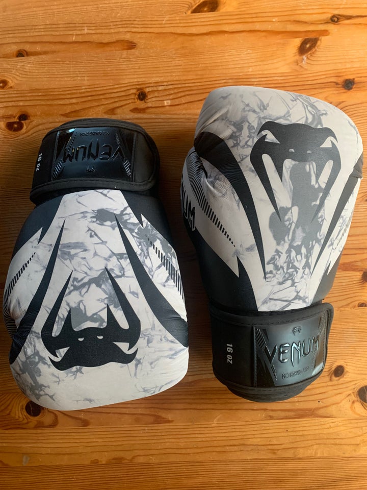 Boksehandske Venom 16oz