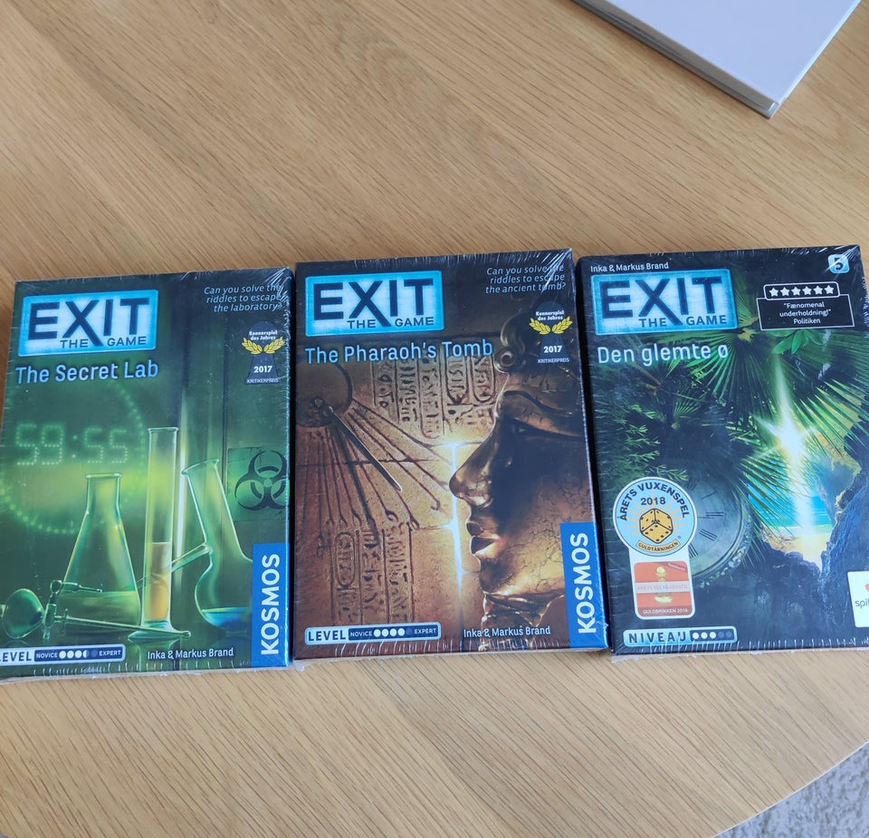 3 Exit games (2x EN, 1x DK)...