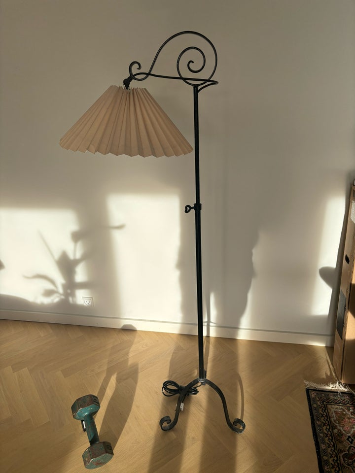 Standerlampe, Gl. jernlampe med