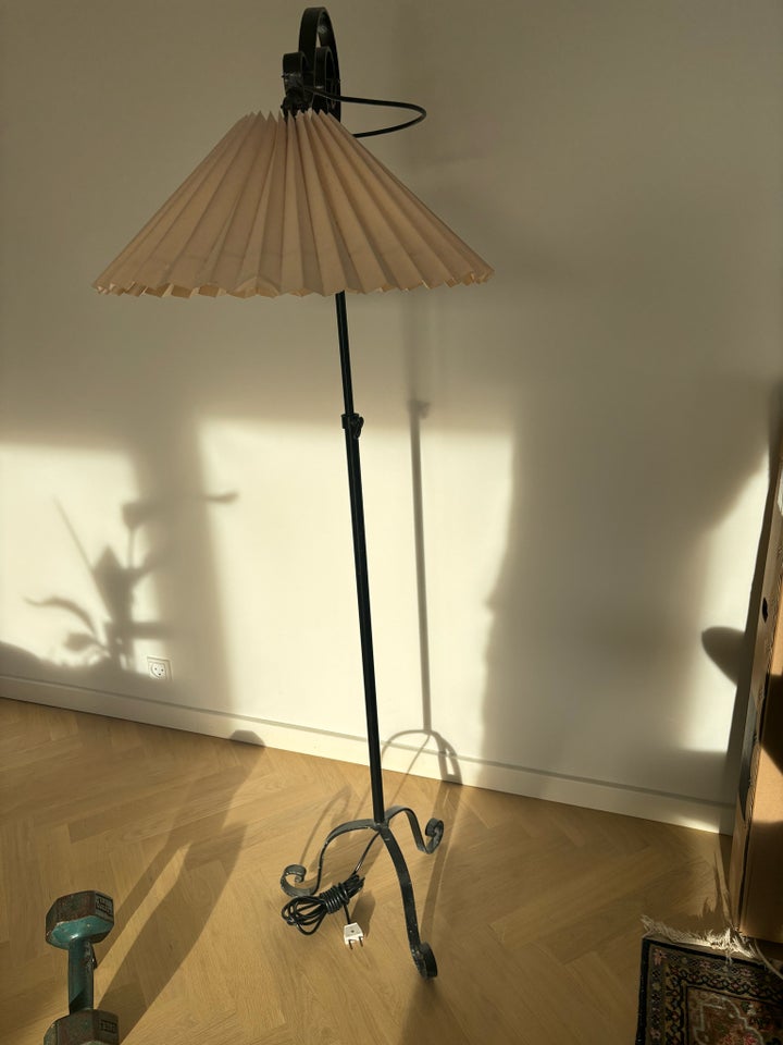 Standerlampe, Gl. jernlampe med