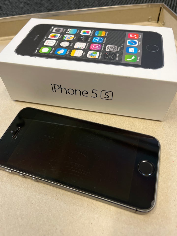 iPhone 5S, 32 GB, sort