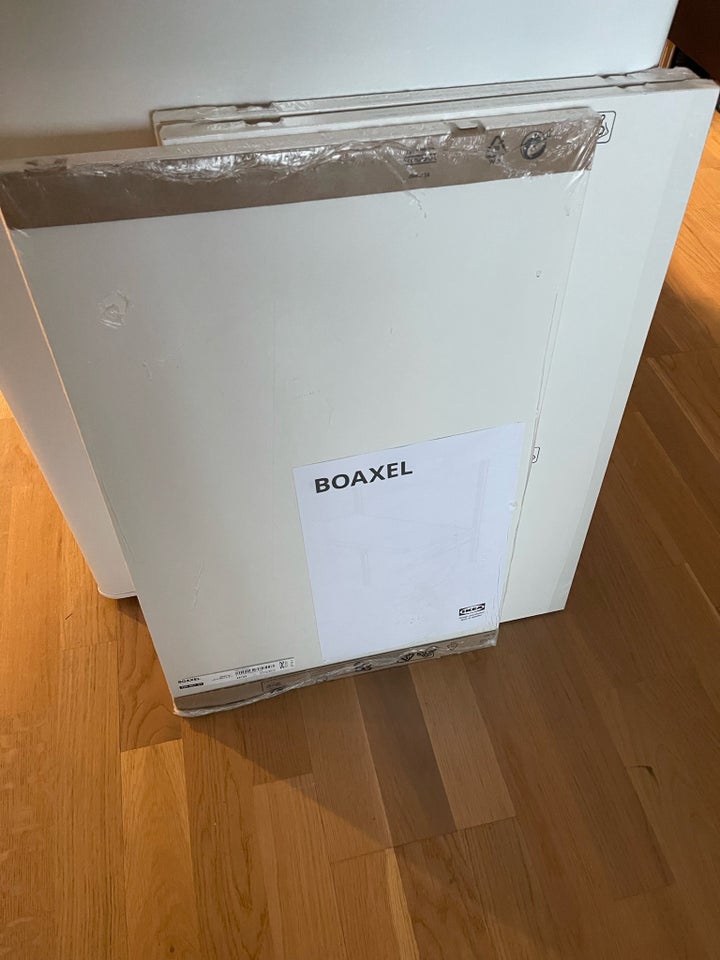 Vægreol, Ikea Boaxel, b: 60 d: 40