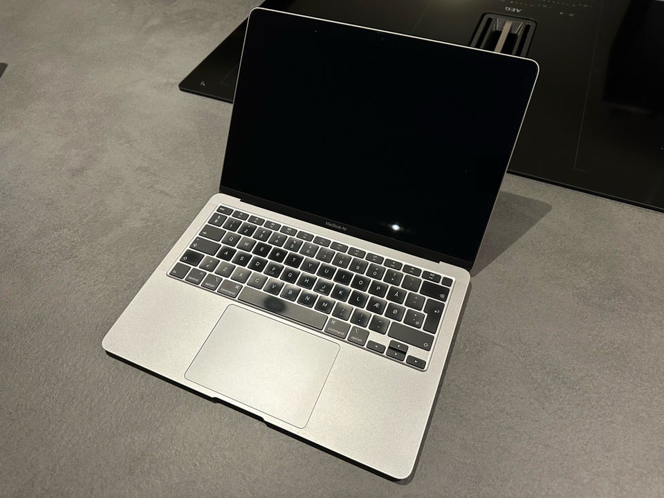 MacBook Air 13” 2020 16 GHz