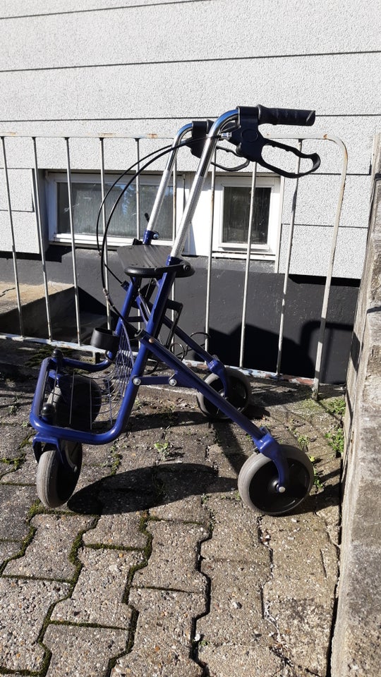 Rollator m. bremser og kurv,