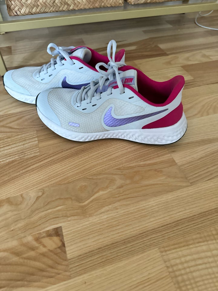 Sportssko, str. 36,5, Nike