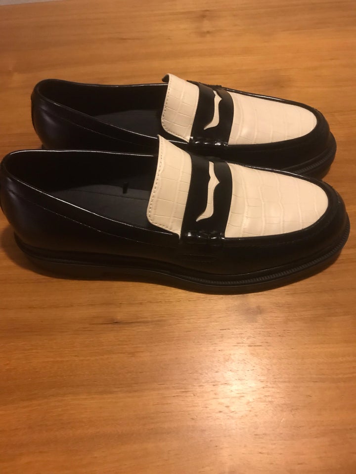 Loafers, Bershka, str. 44