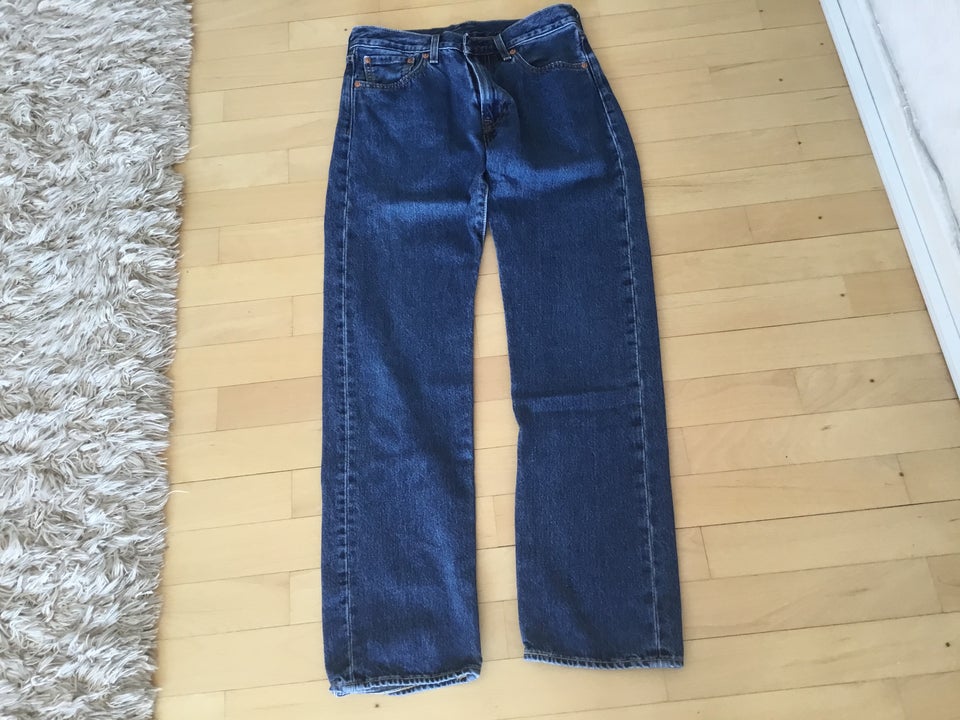 Jeans Levis str 28