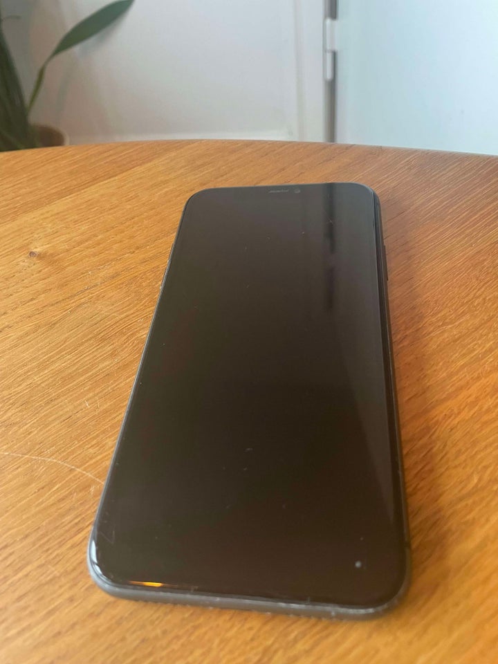 iPhone 11, 64 GB, sort