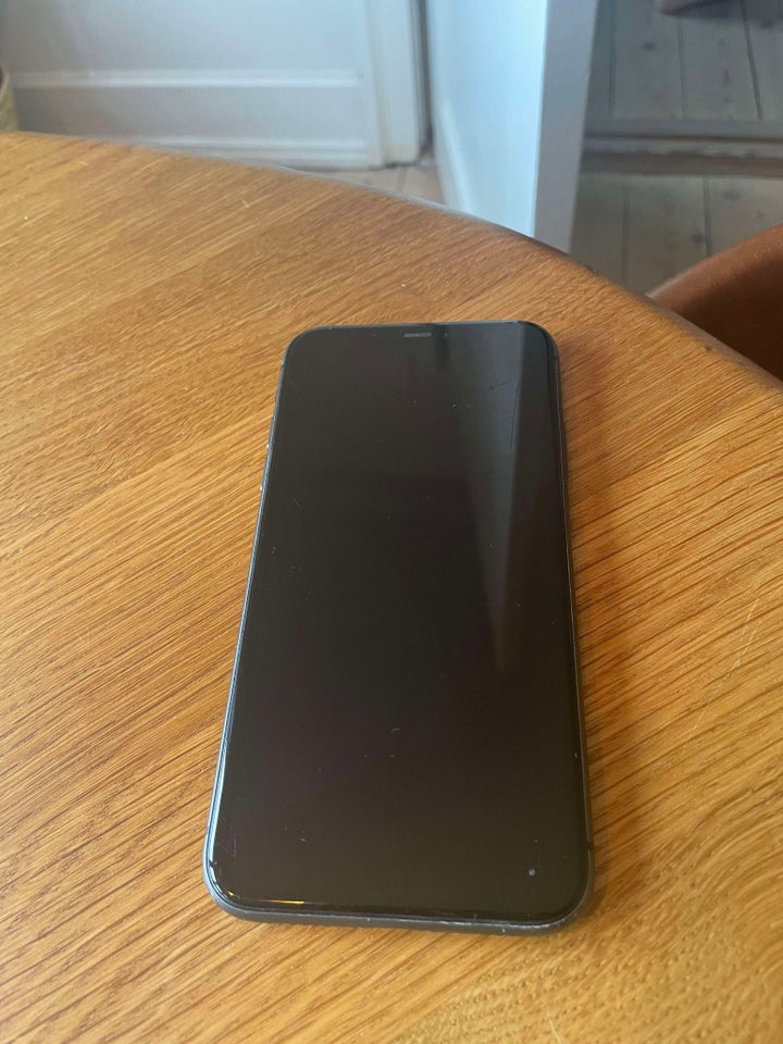 iPhone 11, 64 GB, sort