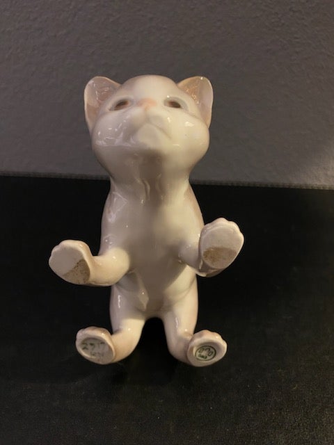 Porcelænsfigur, BG