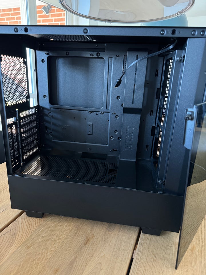 Kabinet, NZXT H510 Elite, God