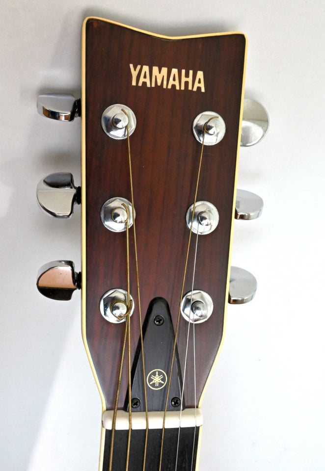 Western, Yamaha FG-301B