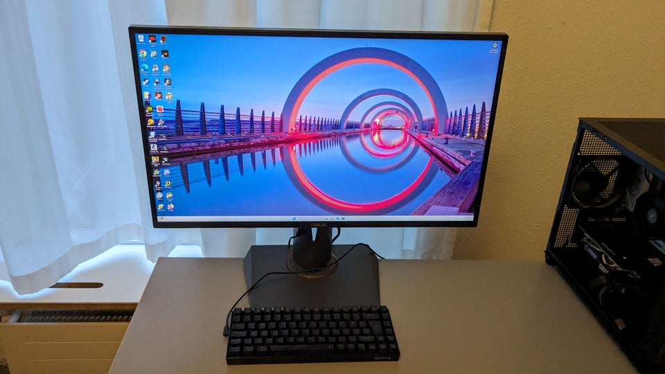 Asus 27 inch monitor 1440p...