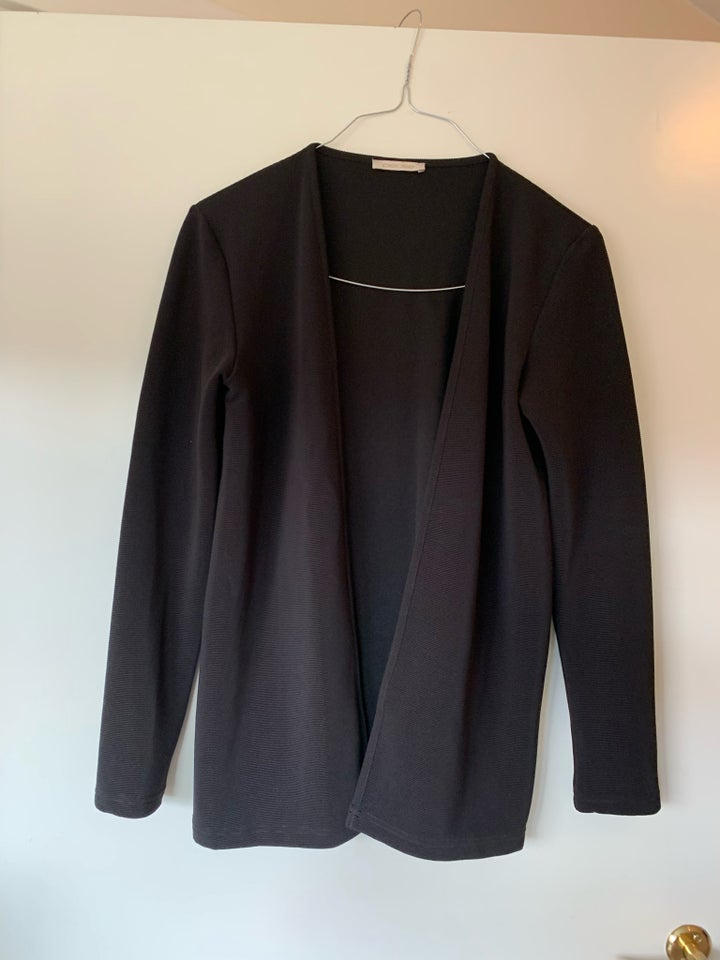 Cardigan, Pieces, str. 38