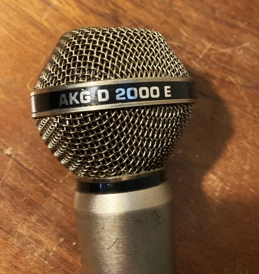 Mikrofoner, AKG D-2000