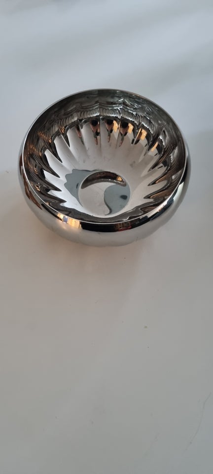 Rustfrit stål, Georg Jensen skål,