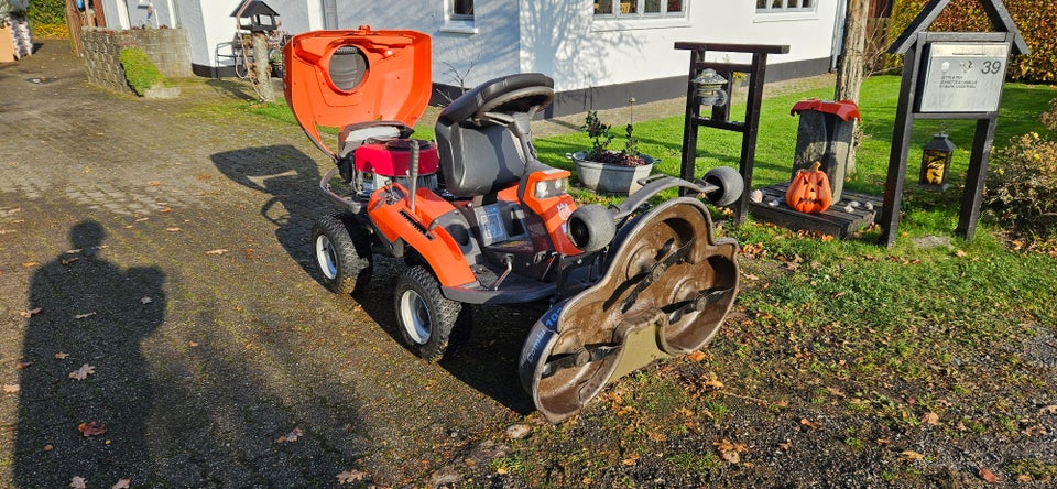 Havetraktor, Husqvarne r216t awd,