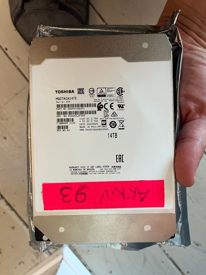 TOSHIBA SEAGATE og WD 14000 GB