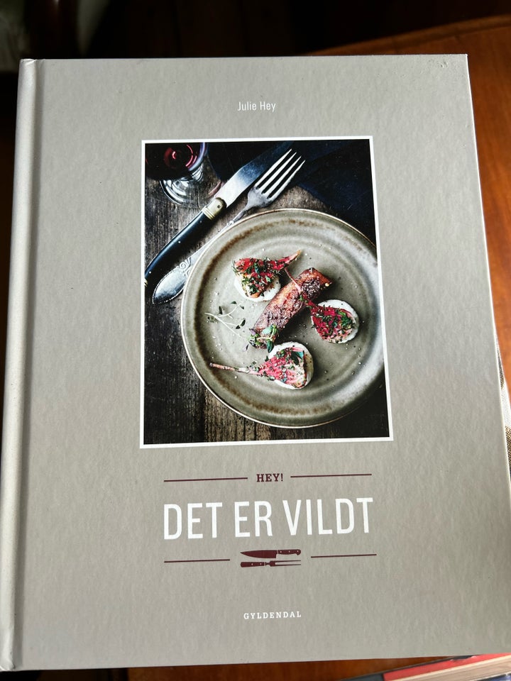 Det er vildt, Julie Hey, emne: mad og