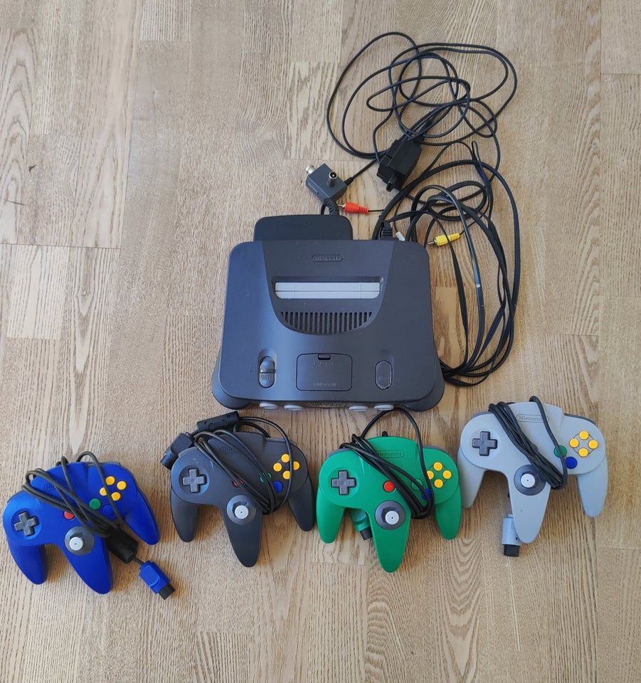 Nintendo 64, 4 controllere og 19