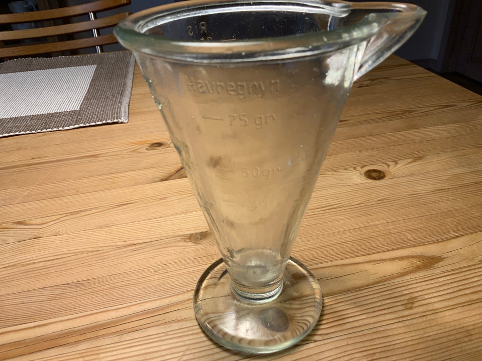 Glas, Målebæger i glas, Ukendt