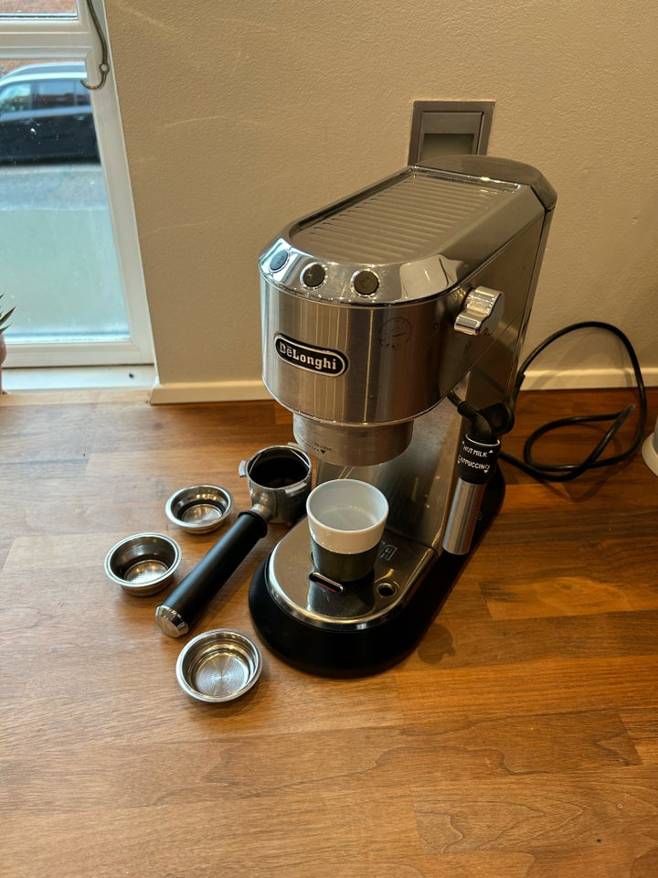 Espresso kaffemaskine, Delonghi