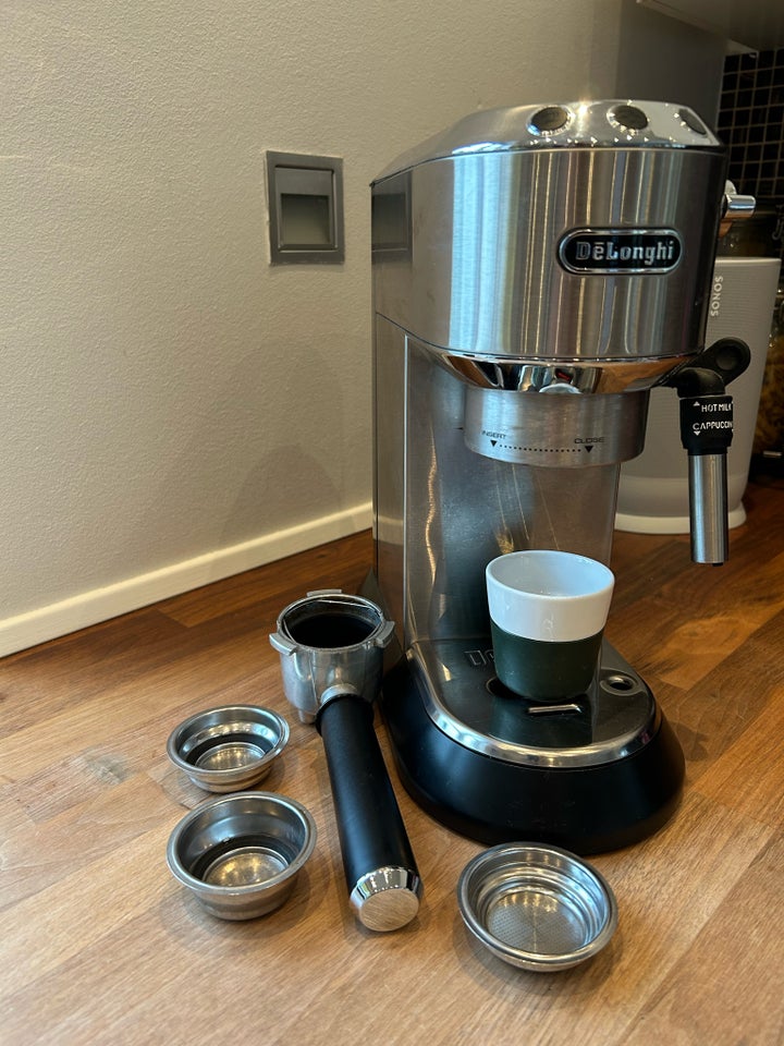 Espresso kaffemaskine, Delonghi