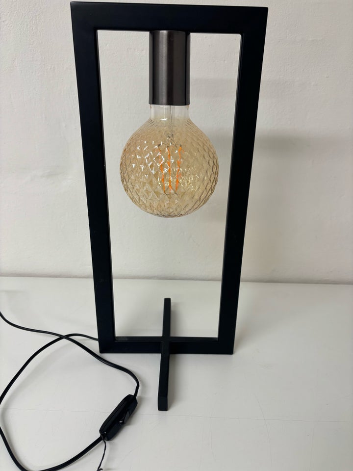 Anden bordlampe, Skjalm P