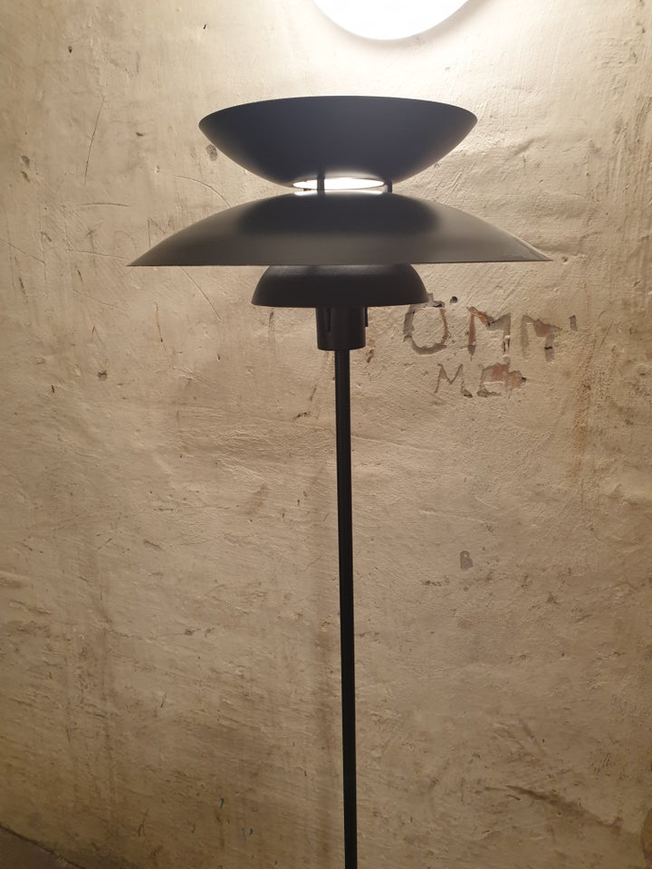 Standerlampe Gulvlampe