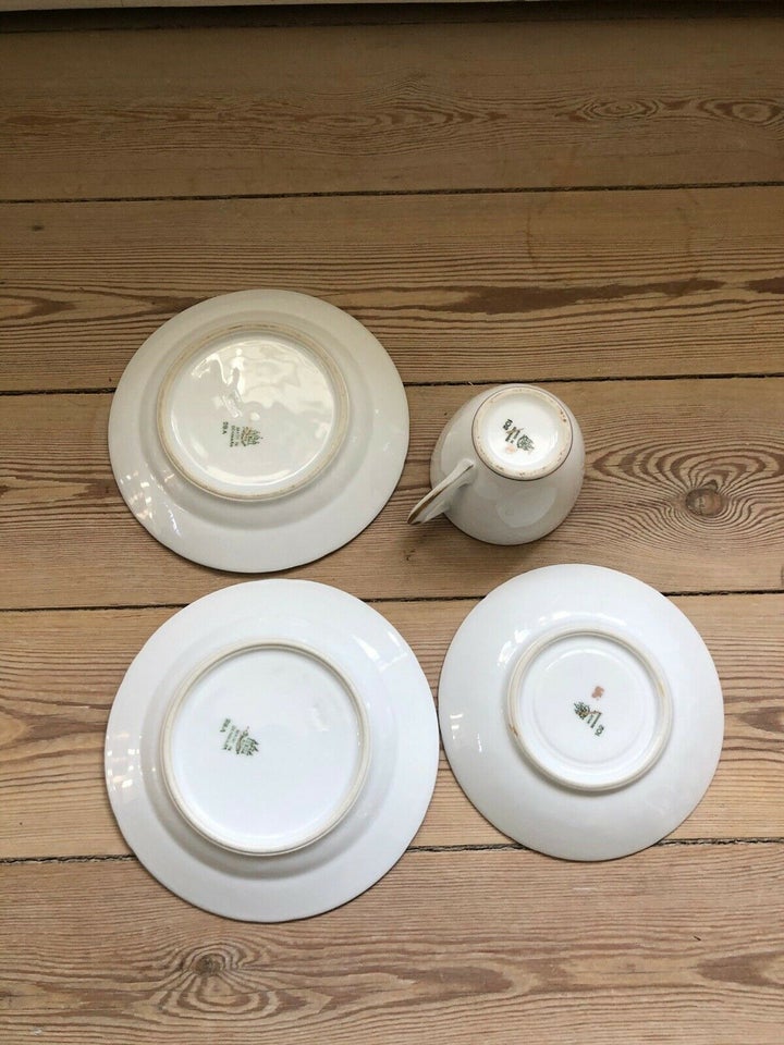 Porcelæn Kop underkop og 2