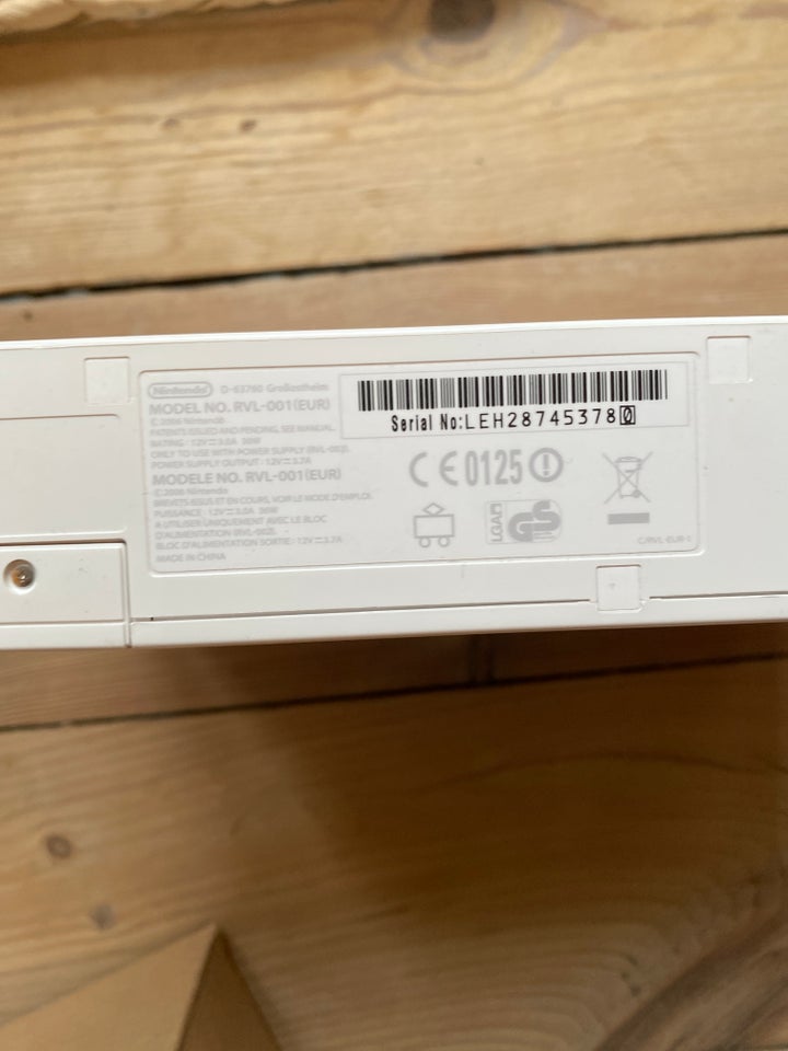 Nintendo Wii, RVL-001, God