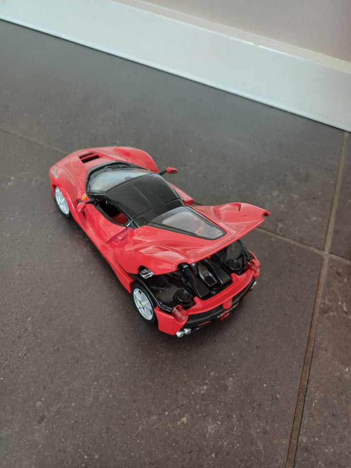 Modelbil Lamborghini og Ferrari