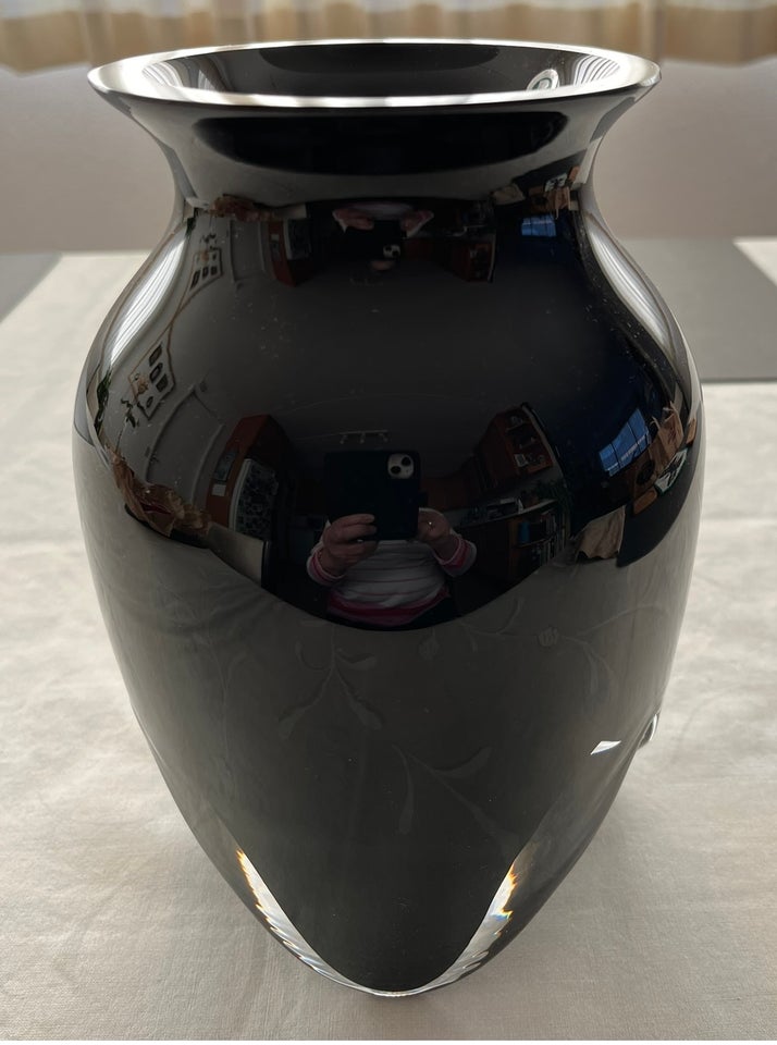 Vase, Sort glasvase