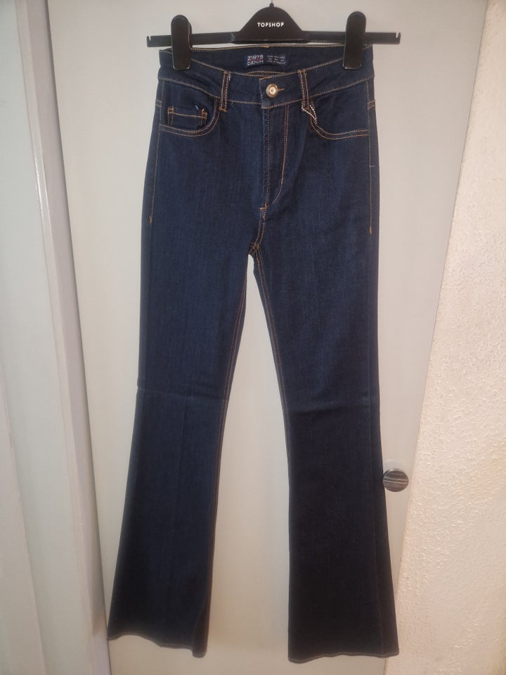 Bootcut Jeans str 36 Zara