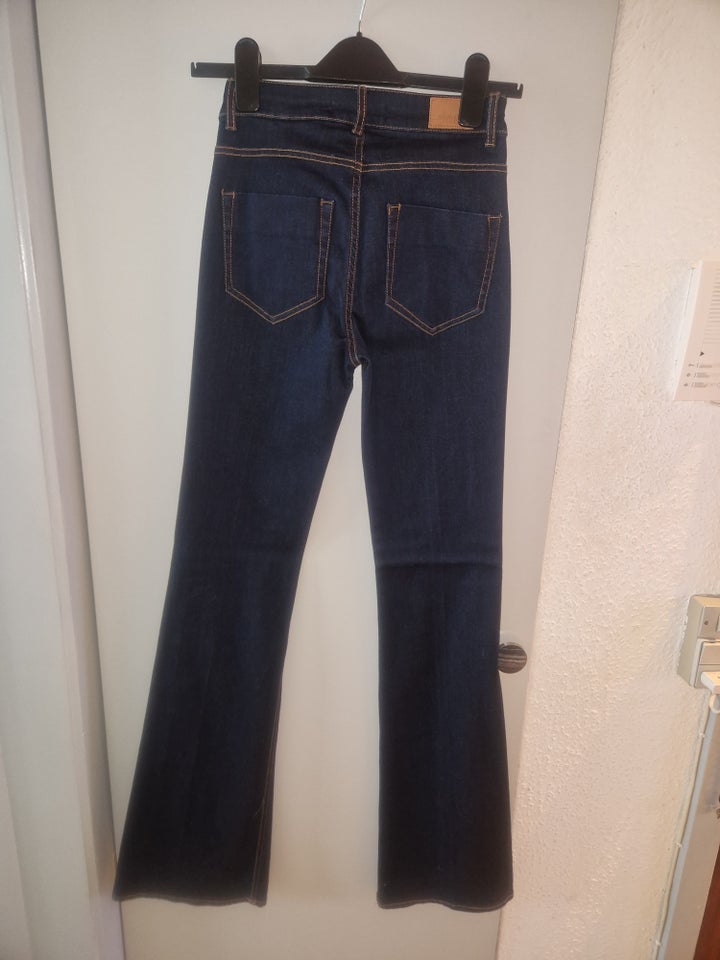 Bootcut Jeans str 36 Zara