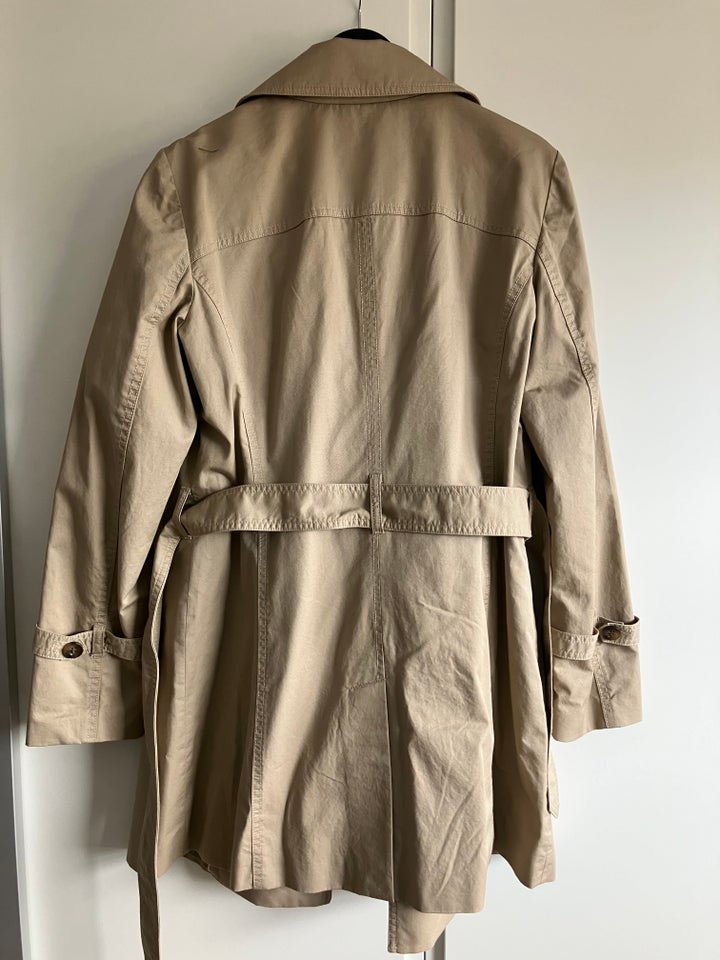 Trenchcoat, str. 40, Esprit