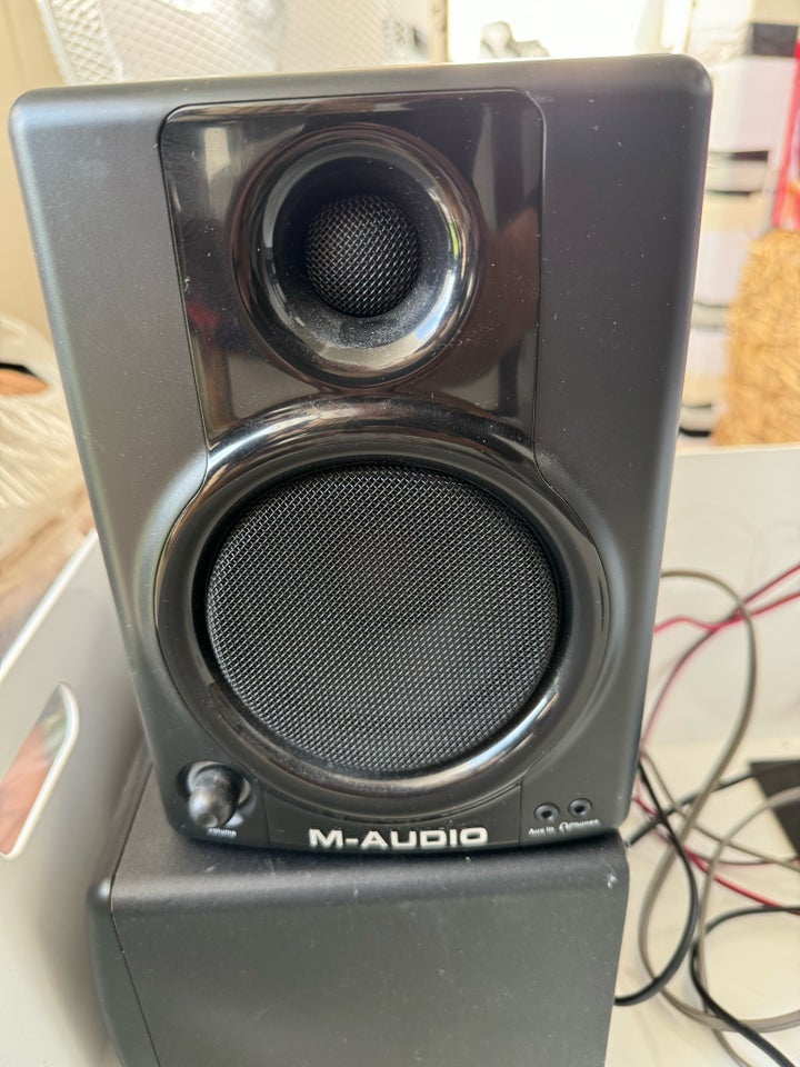 Højttaler, M-Audio, AV40