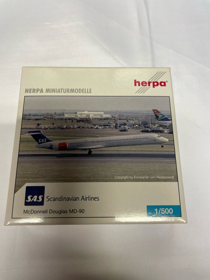 Modelfly, HERPA SAS MD-90, skala