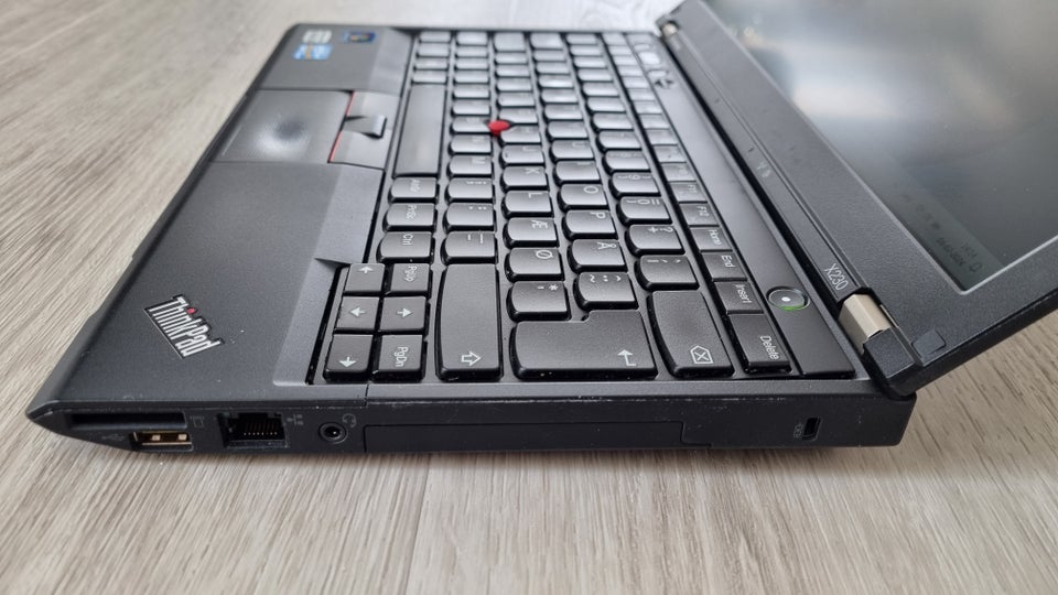 Lenovo ThinkPad X230 33 GHz 8 GB