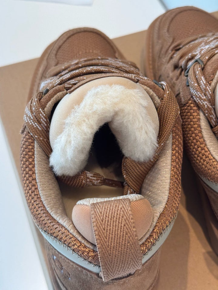 Sneakers, str. 38, Ugg