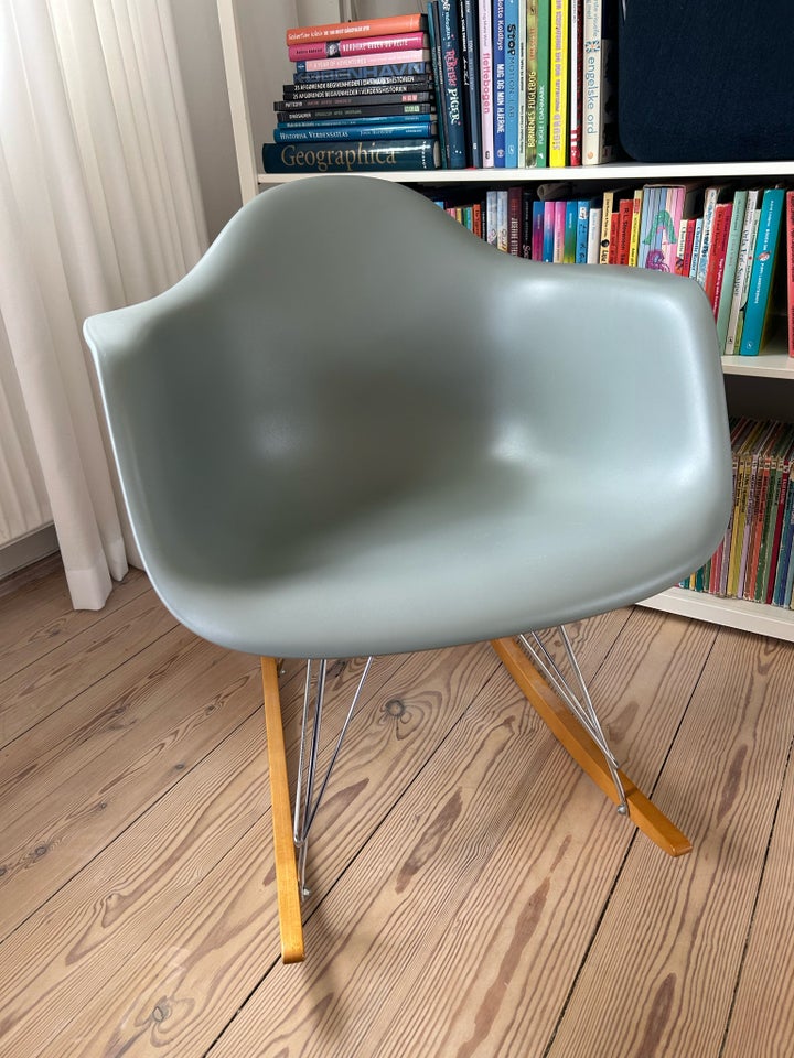 Eames Vitra Gyngestol