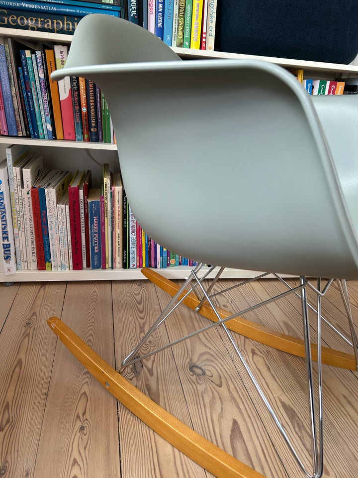 Eames Vitra Gyngestol